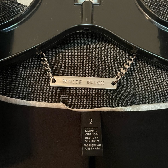 WHBM Blazer with faux leather trim - Picture 3 of 4